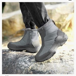 Gray winter boots 9.5 NWT